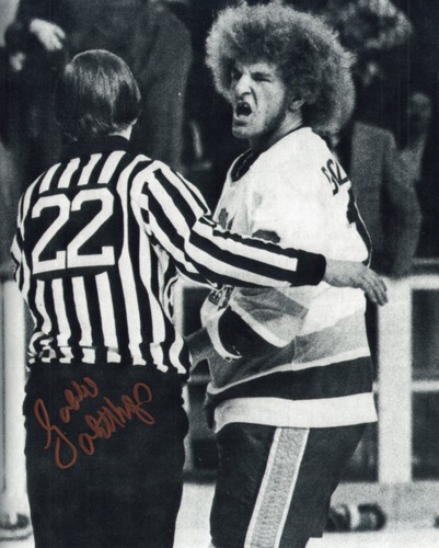 Goldie goldthorpe signed 8x10 - goldie,