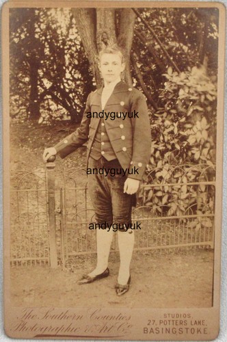 Cabinet card footman servant - cabinet,
