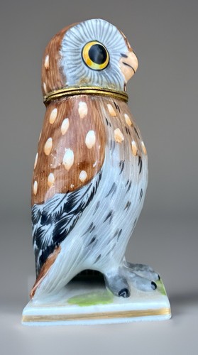 Antica bottiglia profumo gufo