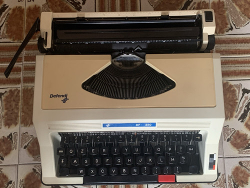 Macchina scrivere defendi - macchina, da