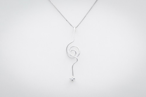 Collana pendente punto luce