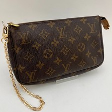 LOUIS VUITTON Pochette