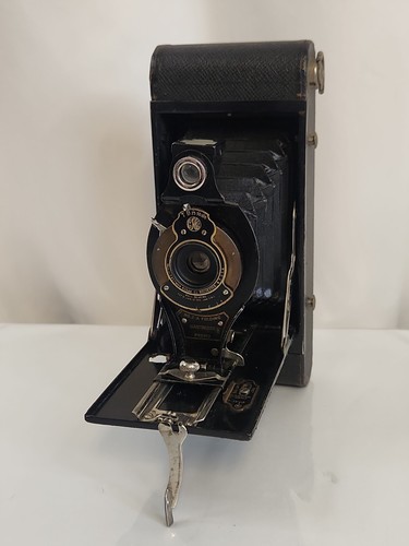 Antica macchina fotografica