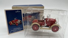 2005 Hallmark Ornament - 1926