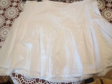 Minigonna bianca phard puro cotone con bordo in pizzo applicato alla fodera