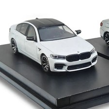 Modellino auto giocattolo in