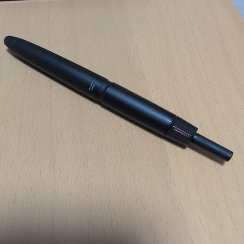 Nuovissima penna stilografica