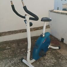 Cyclette Decathlon tenuta all' aperto colore bianco-azzurro 