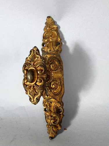 Antica maniglia pesante per