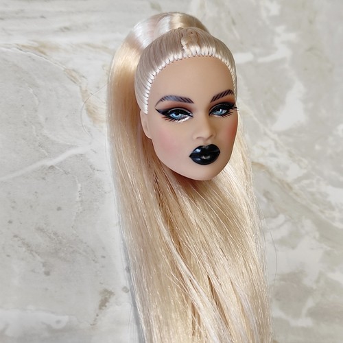 Fashion royalty nadja - royalty,