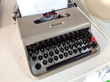 Macchina Da Scrivere Olivetti