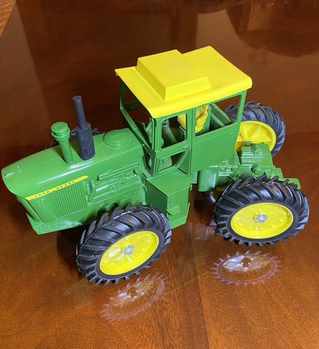 Trattore 4x4 articolato