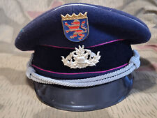 Vecchio berretto con visiera