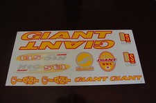 Adesivi giganti giallo rosso - giganti,