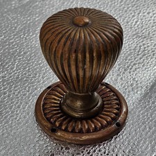 Antico pomello per porta in