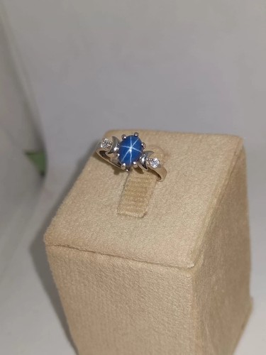Anello zaffiro stella blu