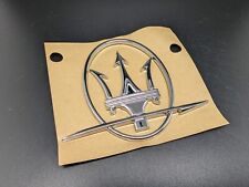 MASERATI TRIDENTE DX LOGO SIGLA EMBLEMA FREGIO STEMMA SCRITTA TARGHETTA BADGE