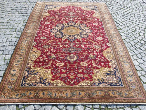 Tappeto floreale orientale