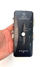 KVM Switch 4-Port USB/VGA  ·