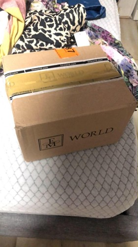 Box con articoli - , di