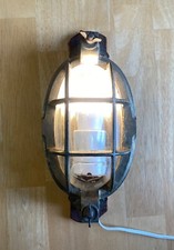 Antica lampada da ponte