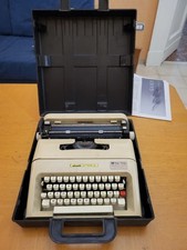 Macchina da scrivere OLIVETTI
