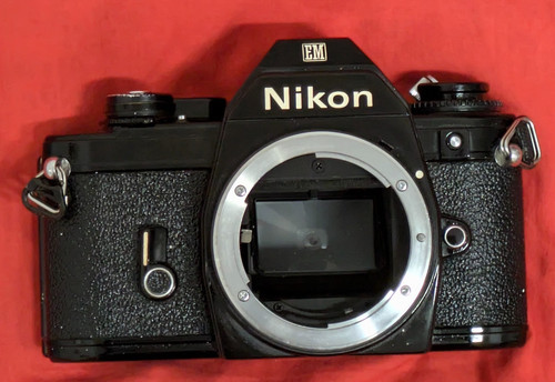 Nikon con obiettivo - con,