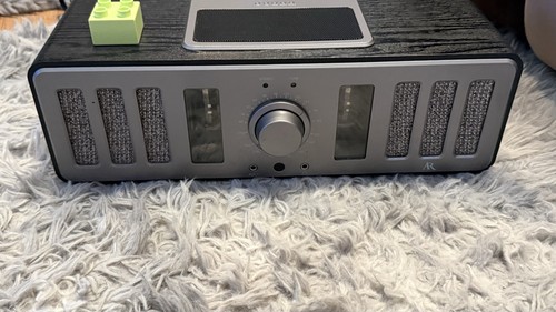 Acoustic research av100b radio - acoustic,