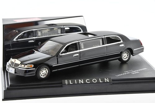 Lincoln limousine 2000 43 - lincoln,
