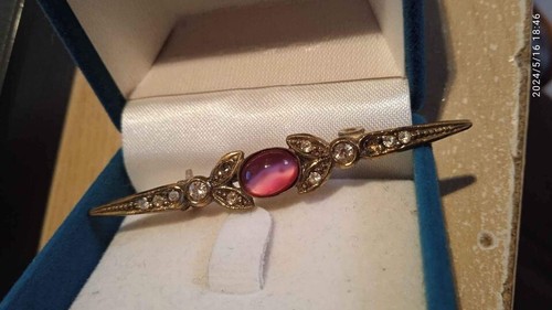 Spilla con pietra rosa - pietra,
