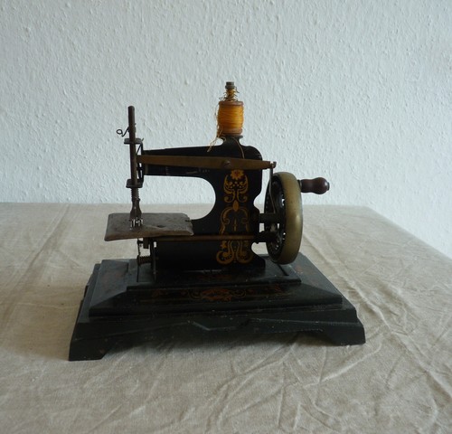 Antica piccola macchina - piccola,