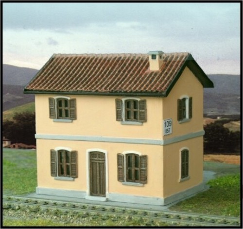 Ninive 28h casello ferroviario - casello,