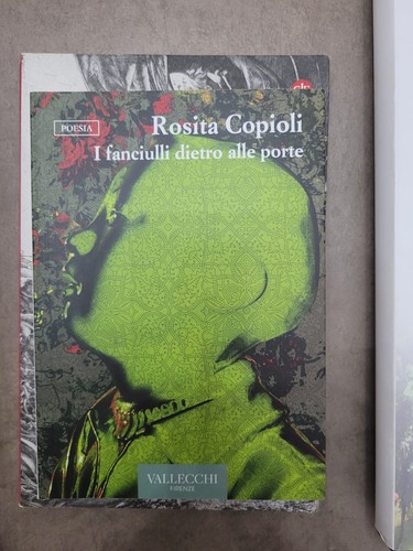 Fanciulli dietro alle porte - dietro,
