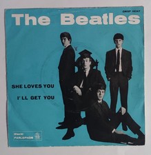 THE BEATLES – She Loves You