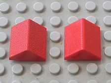 2 x LEGO Red Slope 45 2 x 2
