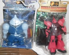 2 GUNDAM ANIME FIGURE LUCE PORTACHIAVI ROBOT MS ZEON MOBILE SUIT gouf, zaku