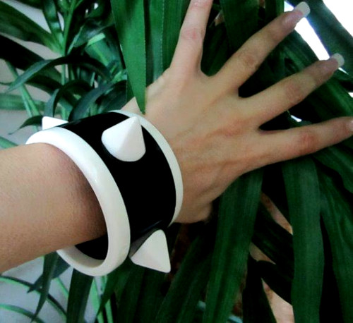 Bracciale unico grosso nero