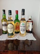 Lotto di 5 bottiglie di whisky