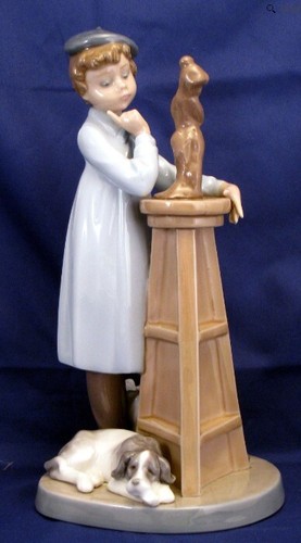 Lladro artist with sculpture - artist,