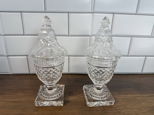 Antica coppia piedistalli - , urne