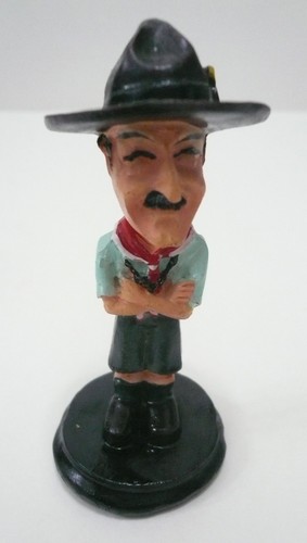 World scout founder statuina - scout,