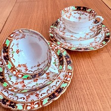 2 tazze da tè e piattini