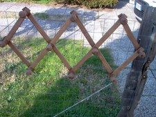 vendo attaccapanni.usato compresa spedizione in italia.