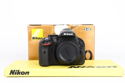 Nikon d5200 2 anni di - +,