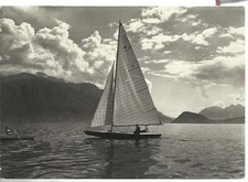 lago di como cartolina con barca a vela e barca a remi spedita nel 1953