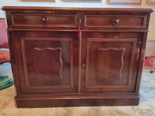 Credenza in stile classico