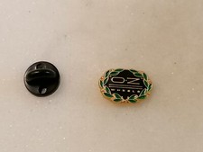 Wheels racing badge pin - oz,