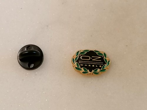 Distintivo pin badge spilla - pin,