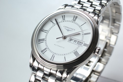 Con scatola orologio - [con,