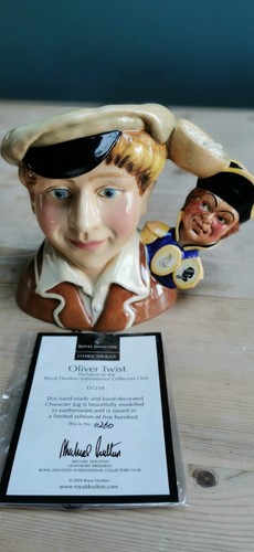 Royal doulton toby jug oliver - royal,